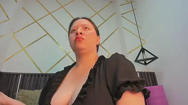  rebecca1 online show from February 13, 12:43 am