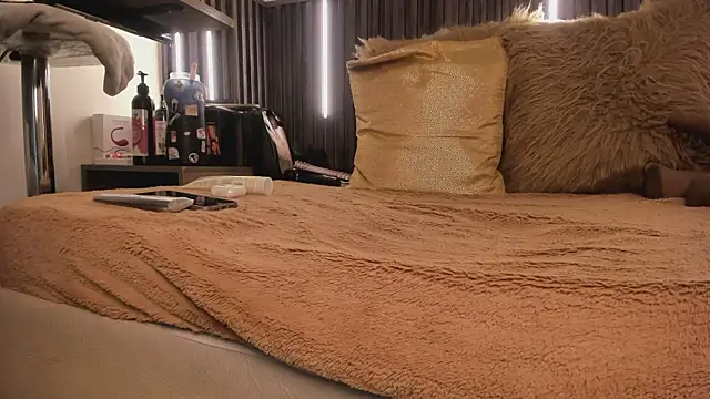  rebecca1 online show from April 9, 1:29 am