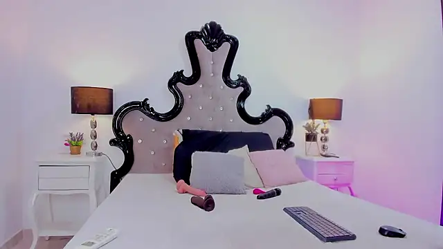 laqquishax online show from January 18, 2:53 pm