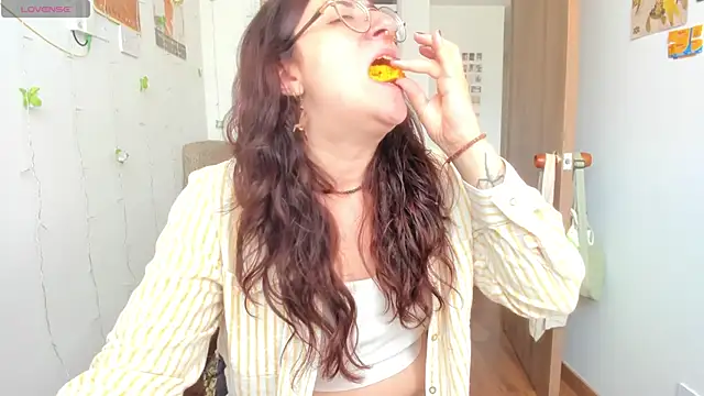 linda giggle online show from November 12, 2:32 pm