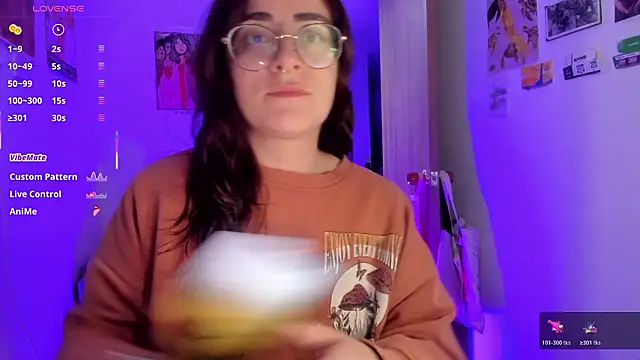 linda giggle online show from March 12, 11:42 pm