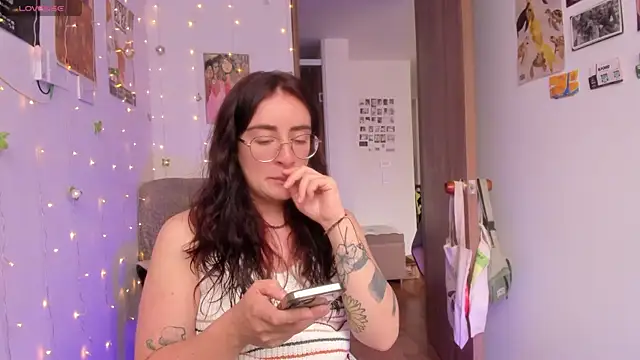 linda giggle online show from November 6, 3:16 pm