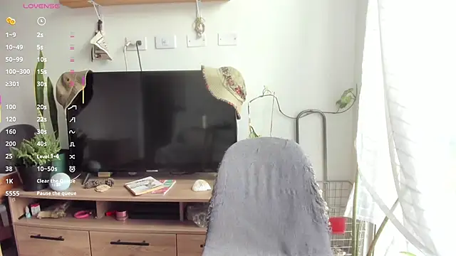 linda giggle online show from December 19, 2:30 pm