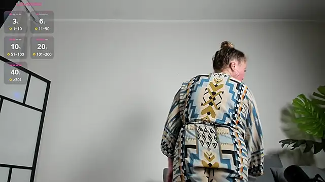 Amber Foks online show from October 25, 6:23 am