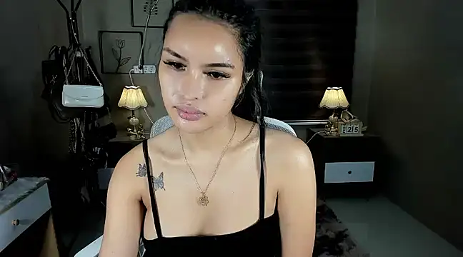 Snapshot of EternityBanks chatting on February 25, 2:47 am EternityBanks online show from February 25, 2:47 am