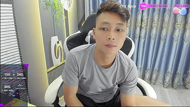 Snapshot of Naughty--asian chatting on June 11, 5:37 am Naughty--asian online show from June 11, 5:37 am