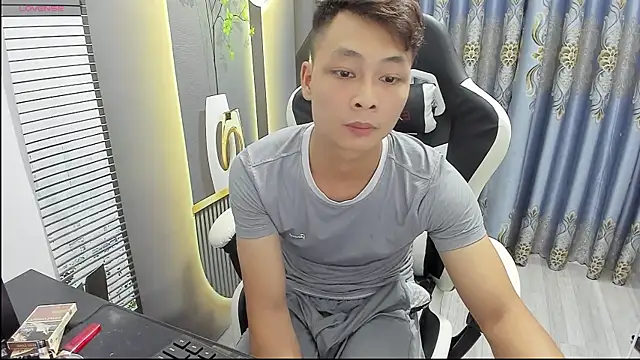 Snapshot of Naughty--asian chatting on July 17, 1:08 pm Naughty--asian online show from July 17, 1:08 pm