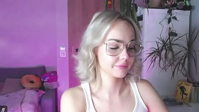 Snapshot of LexiexPlay chatting on January 16, 11:03 am LexiexPlay online show from January 16, 11:03 am