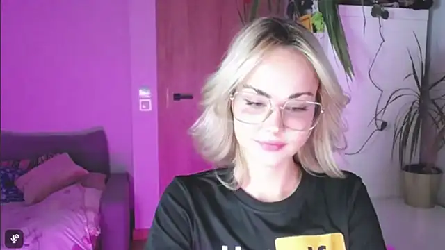 Snapshot of LexiexPlay chatting on February 3, 3:39 pm LexiexPlay online show from February 3, 3:39 pm