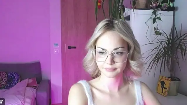 Snapshot of LexiexPlay chatting on January 19, 8:07 am LexiexPlay online show from January 19, 8:07 am