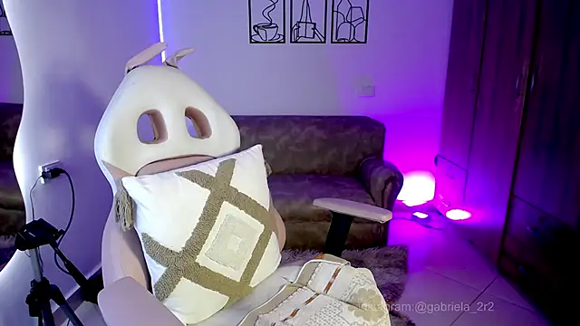 gabriela r online show from February 3, 6:24 pm