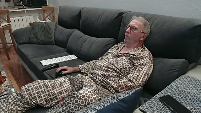 Nudelschwanz online show from February 6, 6:59 pm