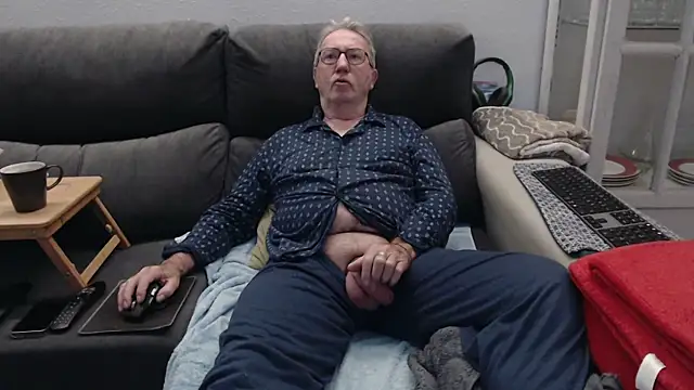 Nudelschwanz online show from March 14, 6:19 am