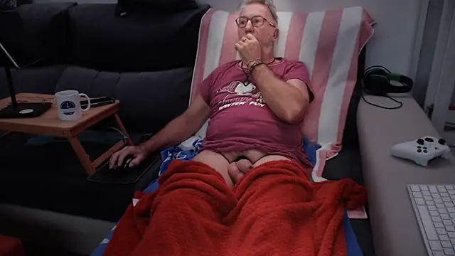 Nudelschwanz online show from October 11, 6:14 am