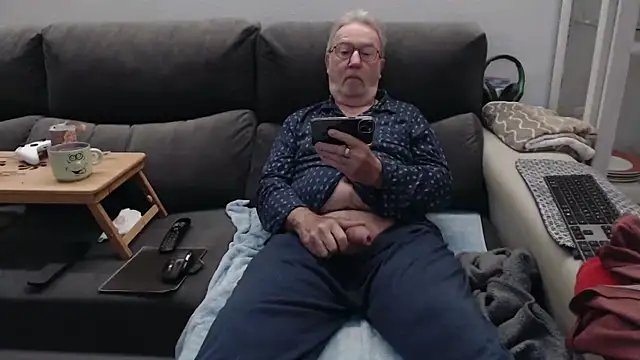 Nudelschwanz online show from March 13, 5:56 am