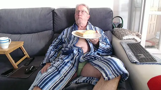 Nudelschwanz online show from April 1, 1:01 pm