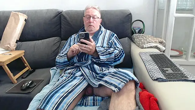 Nudelschwanz online show from March 29, 10:39 am