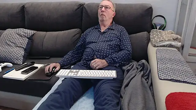 Nudelschwanz online show from February 12, 7:19 am