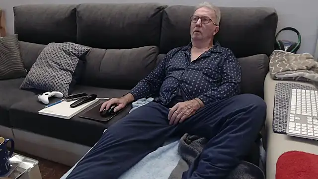 Nudelschwanz online show from February 9, 9:02 pm