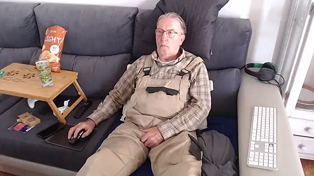 Nudelschwanz online show from March 10, 12:06 pm