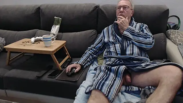 Nudelschwanz online show from March 9, 6:28 am