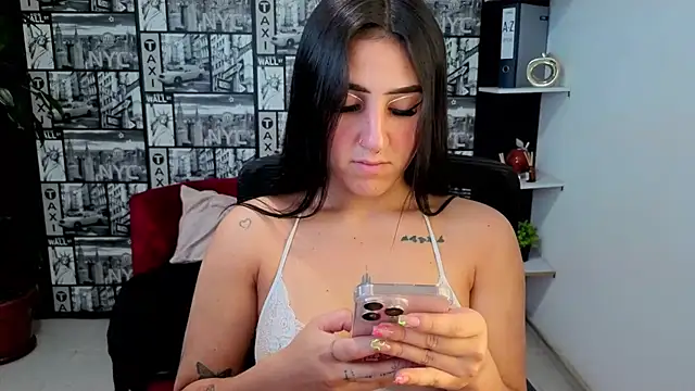 Isa And Natasha online show from May 22, 1:42 pm