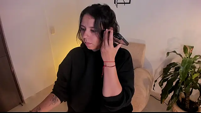 Amber  Davis online show from November 20, 8:31 pm