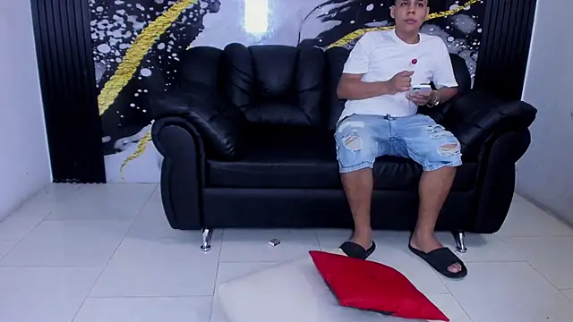 Snapshot of self_love46 chatting on November 4, 10:46 pm self love46 online show from November 4, 10:46 pm