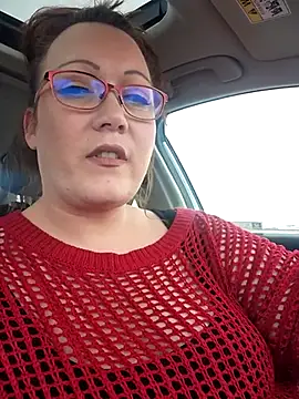 Snapshot of BBWQUEENBEEE chatting on March 4, 11:32 pm BBWQUEENBEEE online show from March 4, 11:32 pm