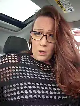 Snapshot of BBWQUEENBEEE chatting on February 2, 7:35 pm BBWQUEENBEEE online show from February 2, 7:35 pm