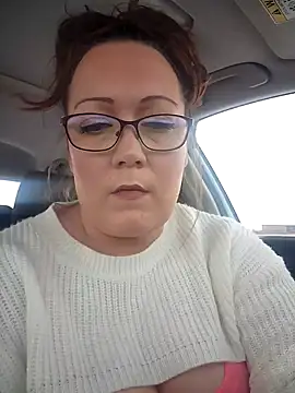 Snapshot of BBWQUEENBEEE chatting on January 19, 8:09 pm BBWQUEENBEEE online show from January 19, 8:09 pm
