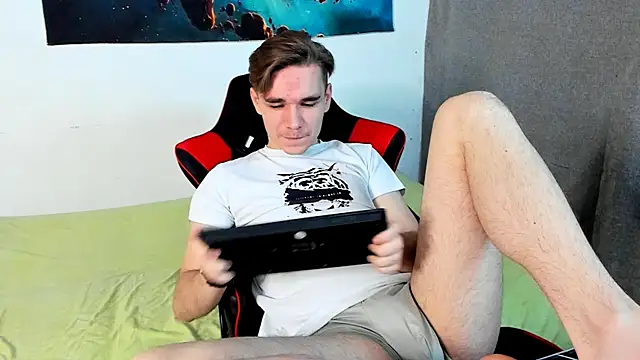 Snapshot of LetsDoSomethingFun chatting on February 2, 11:11 pm LetsDoSomethingFun online show from February 2, 11:11 pm