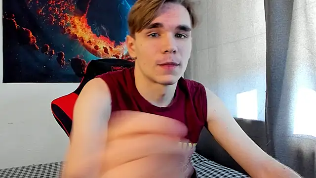 Snapshot of LetsDoSomethingFun chatting on February 15, 12:01 pm LetsDoSomethingFun online show from February 15, 12:01 pm