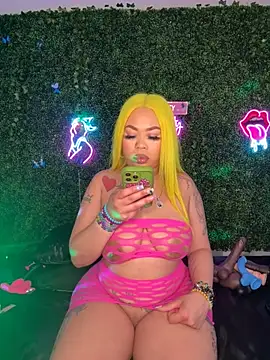 ThickAssRena online show from March 25, 7:52 am