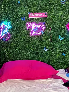 ThickAssRena online show from January 6, 10:47 pm