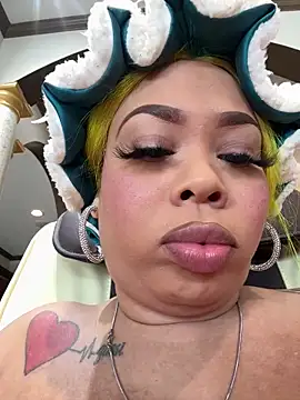 ThickAssRena online show from March 26, 5:00 pm