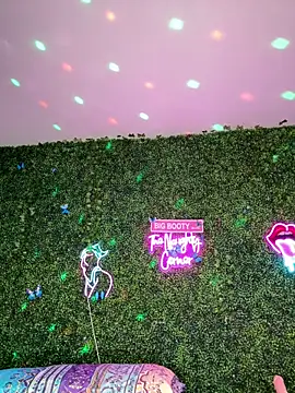 ThickAssRena online show from April 22, 6:31 am