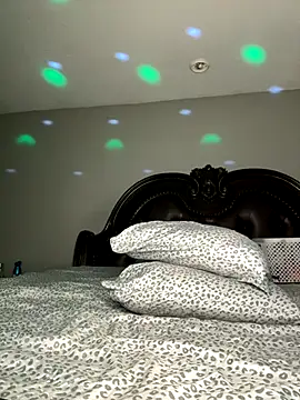 ThickAssRena online show from October 5, 7:10 am