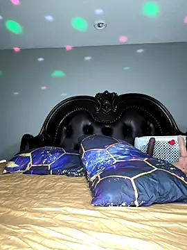 ThickAssRena online show from October 27, 6:36 am