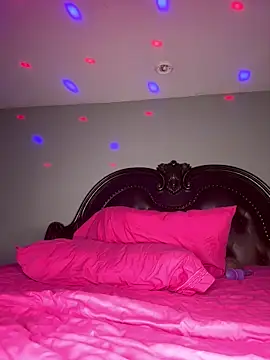 ThickAssRena online show from November 30, 12:33 am