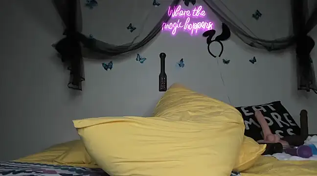 ThickAssRena online show from February 2, 4:15 am