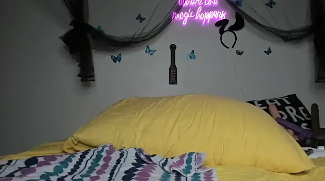 ThickAssRena online show from February 1, 7:02 pm