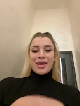 Snapshot of SinwithAmy chatting on December 3, 7:50 pm SinwithAmy online show from December 3, 7:50 pm