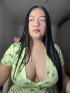 Snapshot of cami_ortiz__ chatting on February 7, 3:12 am cami ortiz online show from February 7, 3:12 am