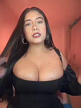 Snapshot of cami_ortiz__ chatting on October 12, 4:58 am cami ortiz online show from October 12, 4:58 am