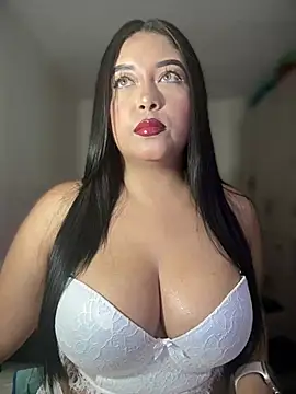 Snapshot of cami_ortiz__ chatting on March 2, 3:34 am cami ortiz online show from March 2, 3:34 am