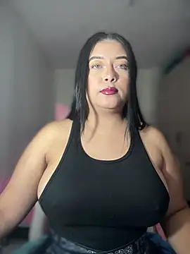 Snapshot of cami_ortiz__ chatting on March 22, 3:30 am cami ortiz online show from March 22, 3:30 am