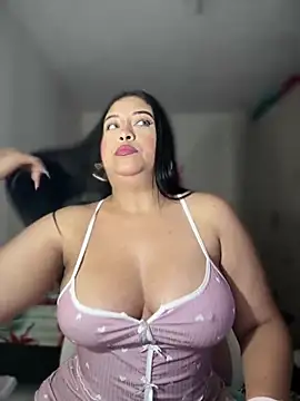 Snapshot of cami_ortiz__ chatting on March 7, 6:46 am cami ortiz online show from March 7, 6:46 am