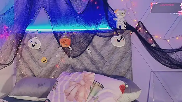 emmajohnss online show from October 29, 4:11 am