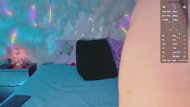 emmajohnss online show from March 28, 4:46 am